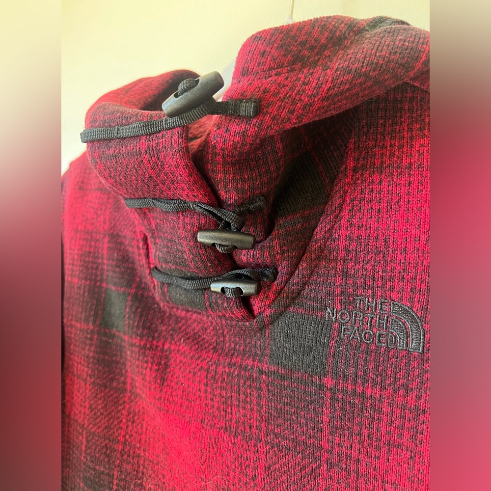 The North Face Crescent Hooded Fleece Pullover